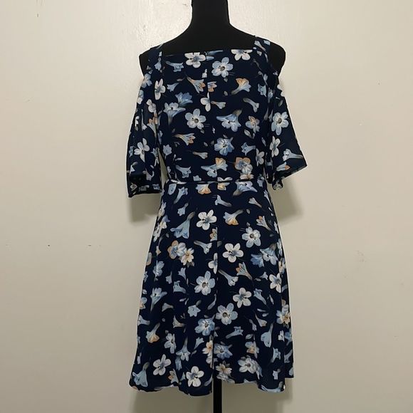 FRANCESCA’S Miami Wrap Dress NWT - Picture 2 of 6